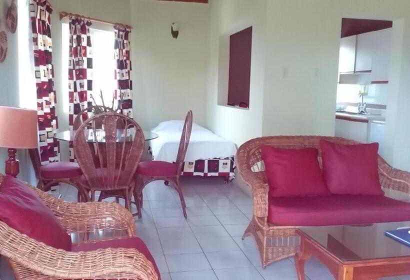 هتل Pipers Cove Resort