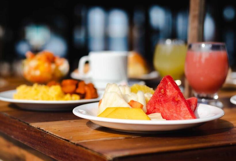 هتل Pousada Capitao Thomaz