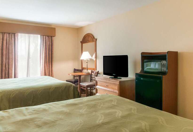בית מלון כפרי Quality Inn & Suites