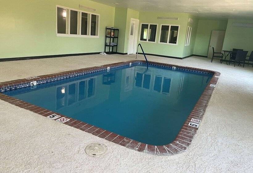 هتل Quality Suites
