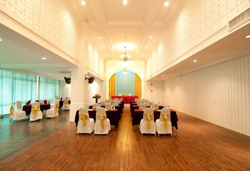 هتل Sandalay Resort