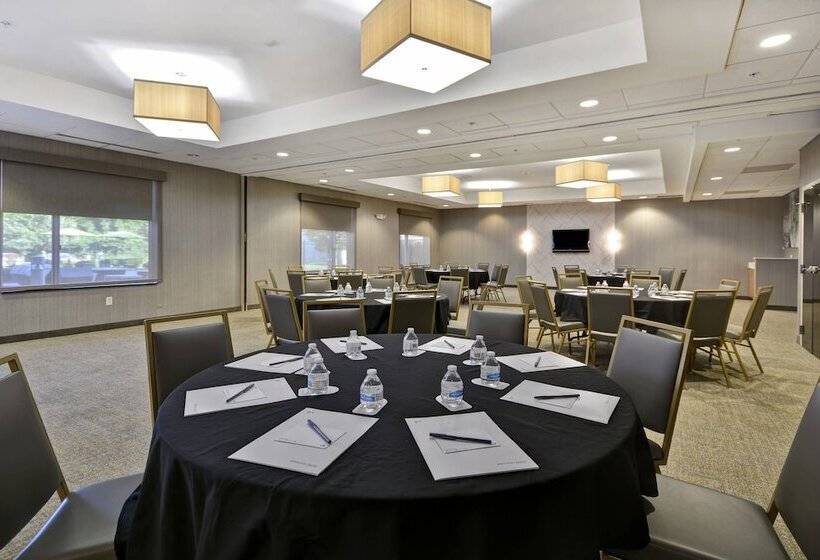 هتل Springhill Suites By Marriott Indianapolis Airport/plainfield