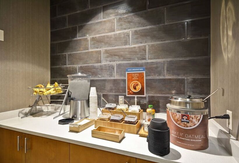 هتل Springhill Suites By Marriott Indianapolis Airport/plainfield