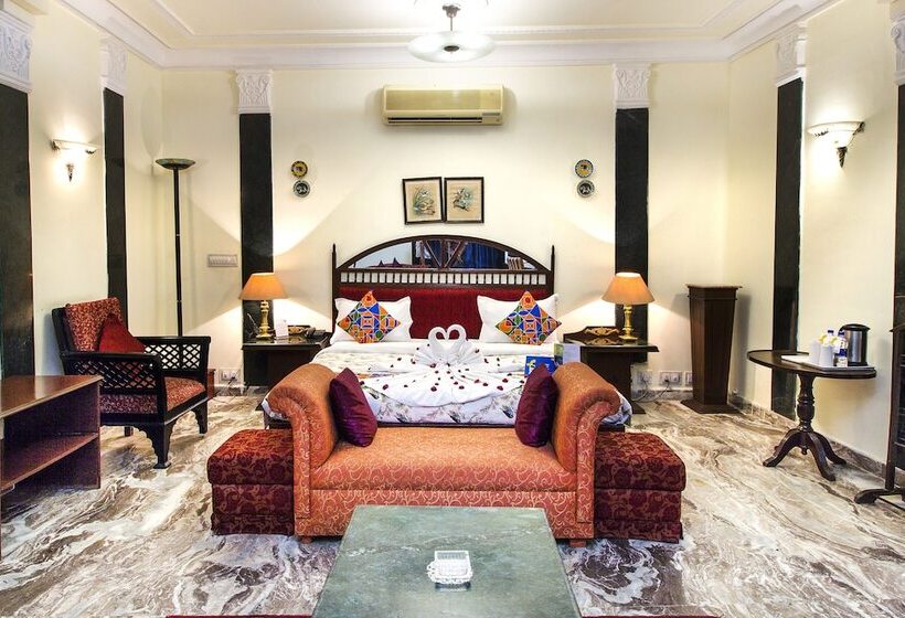 호텔 Sugan Niwas Palace