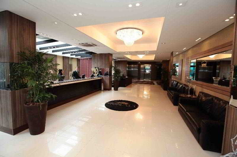 Summit Hotel Monaco