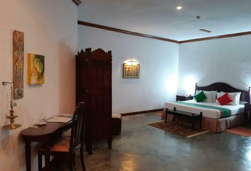 هتل The Oasis Beach Resort