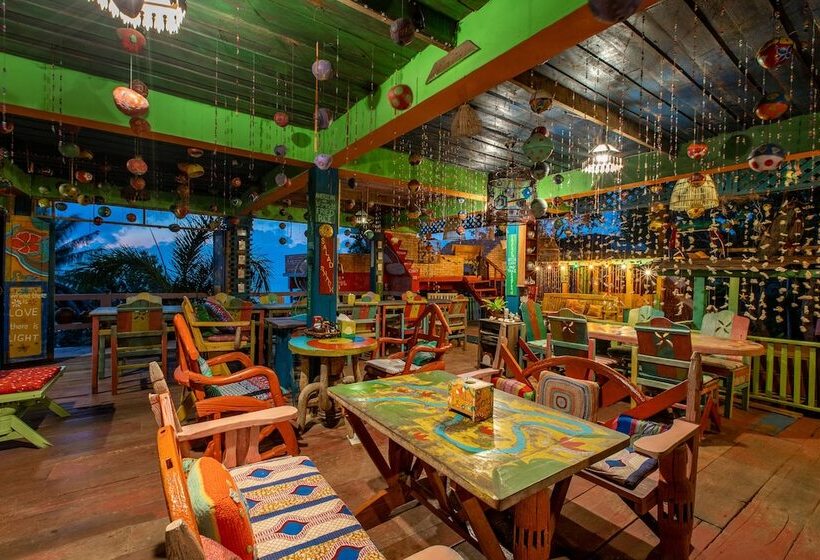 هتل Varinda Resort