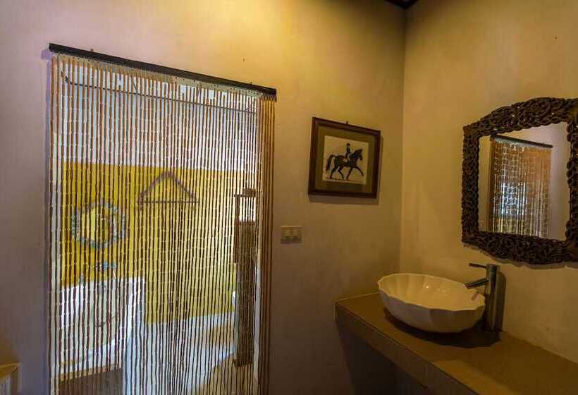 هتل Varinda Resort