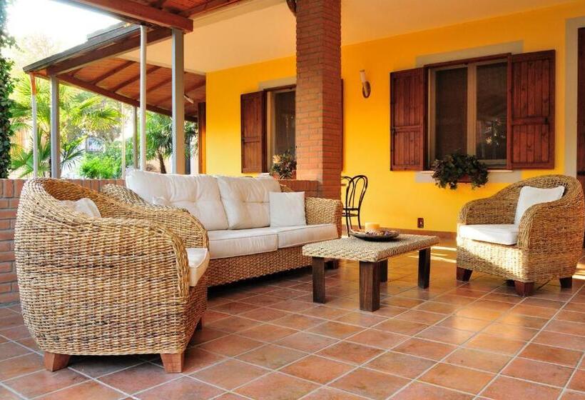 هتل Villa Molinari