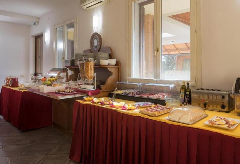 هتل Villa Molinari