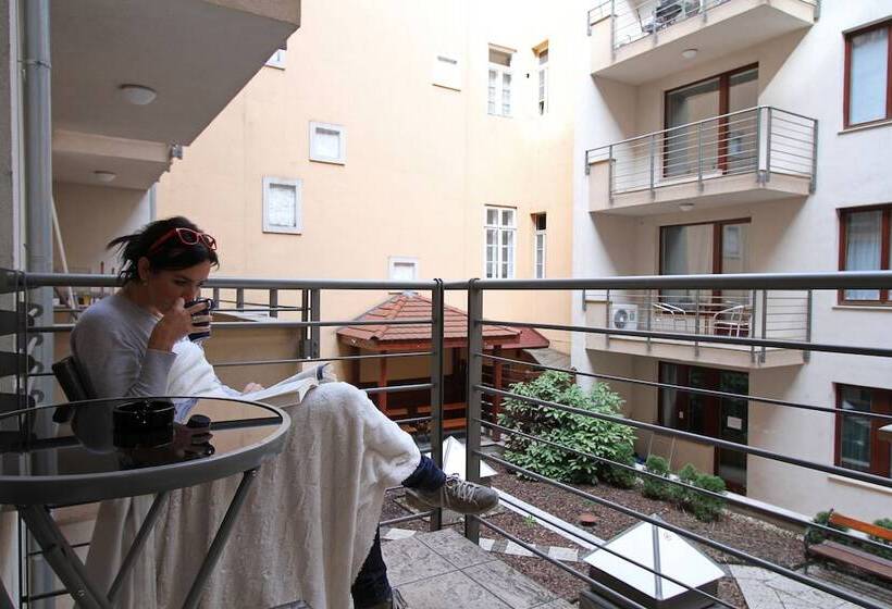 Opera Residence