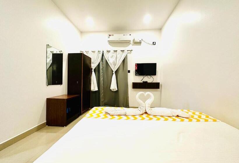 Hotel Baga Bay 200 Meters From Baga Beach