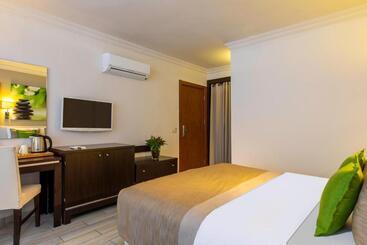هتل Marmaris Bay Resort Adults Only