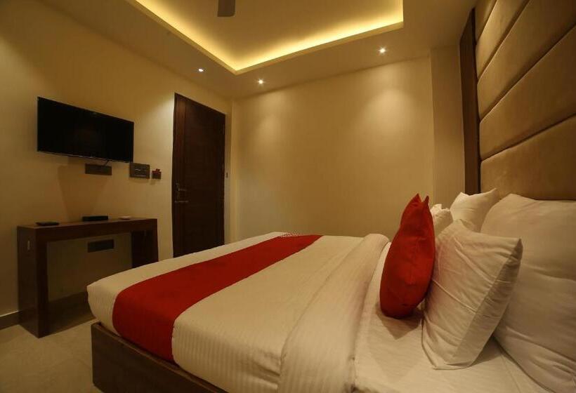 هتل Status Inn