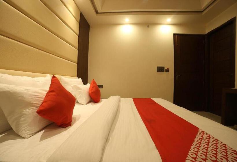 هتل Status Inn