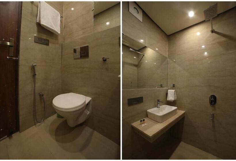 هتل Status Inn