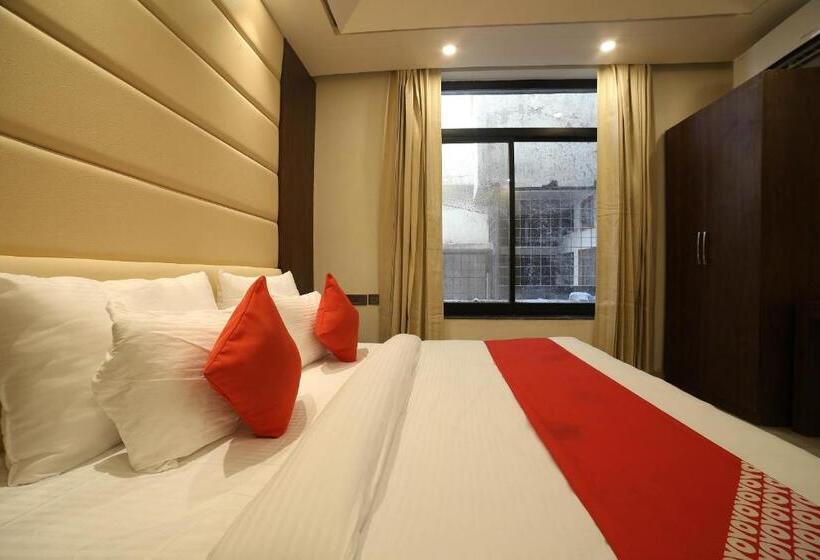 هتل Status Inn