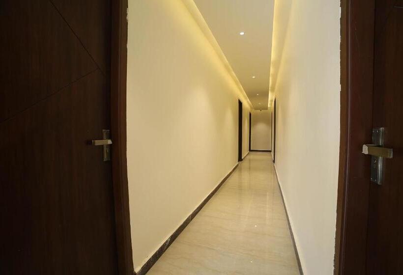 هتل Status Inn