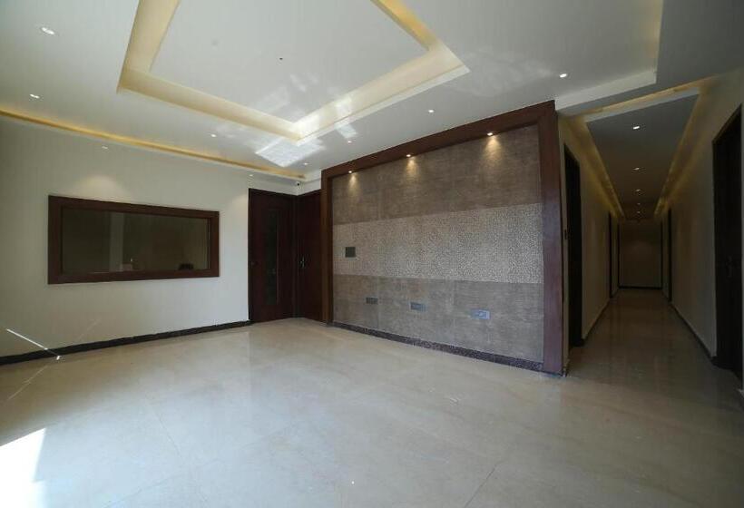 هتل Status Inn