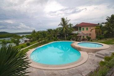 هتل Sea Forest Beach Resort
