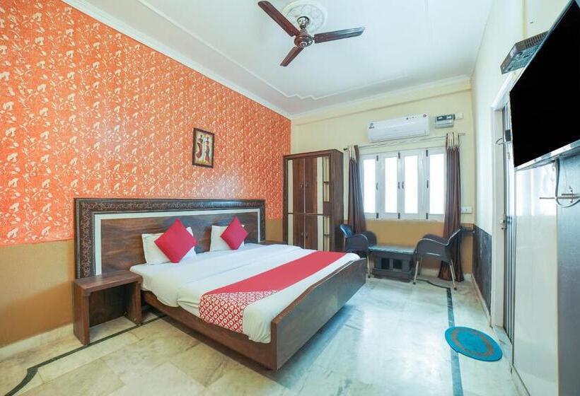 Hotell Oyo 71947 Swaroop Retreat