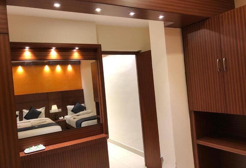 هتل Spark Residency