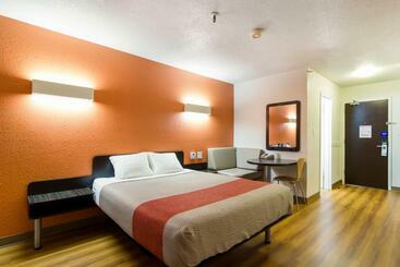 Motel 6 Kerrobert, Sk