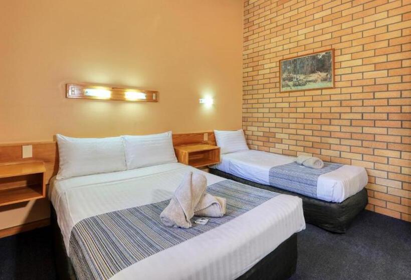 Мотель All Travellers Motor Inn