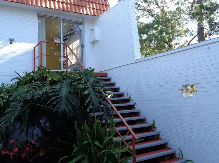 모텔 Moon River Motor Inn