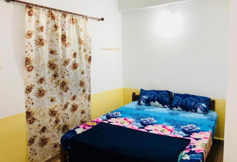 پانسیون Blue Waves Guest House