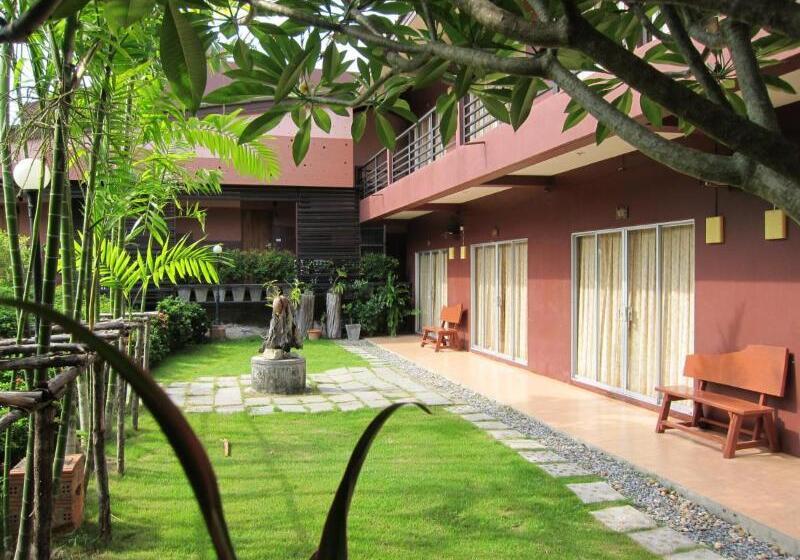 استراحتگاه Forest Bungalows & Mama S Restaurant