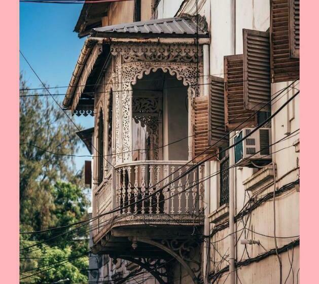 تختخواب و صبحانه Balcony House