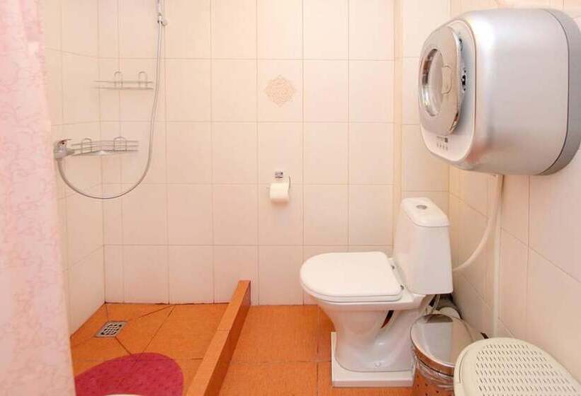 펜션 Guest House On Kazanskaya