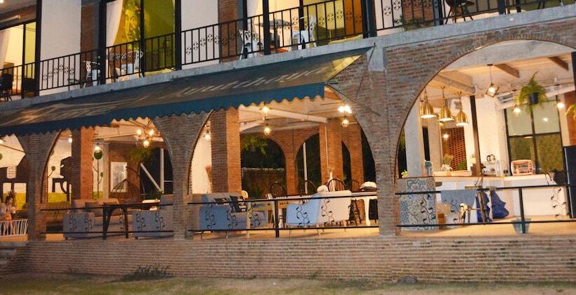 پانسیون Home Ayutthaya