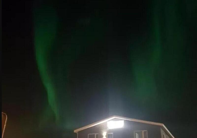 هتل Black Beach Guesthouse