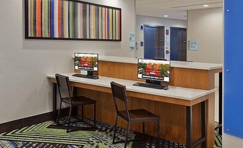 هتل Holiday Inn Express & Suites Griffin