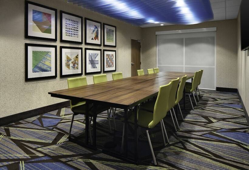 هتل Holiday Inn Express & Suites Griffin