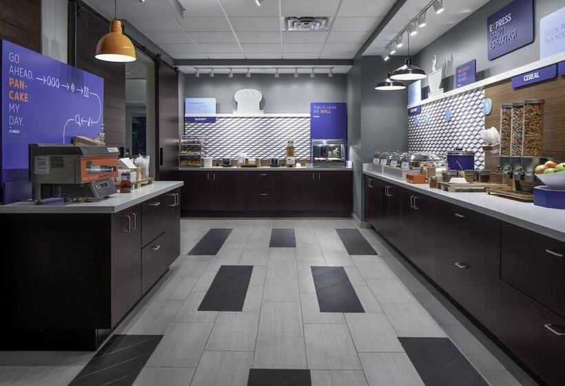 هتل Holiday Inn Express & Suites Griffin
