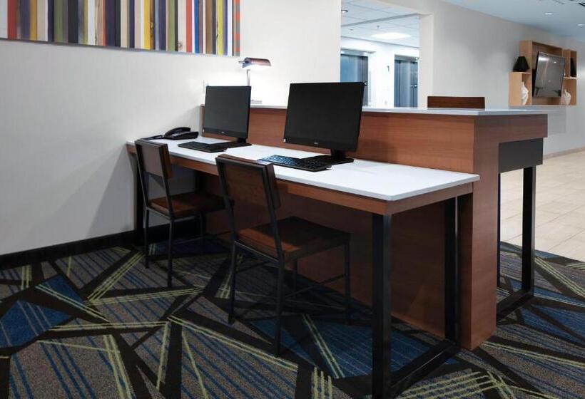 هتل Holiday Inn Express & Suites Griffin