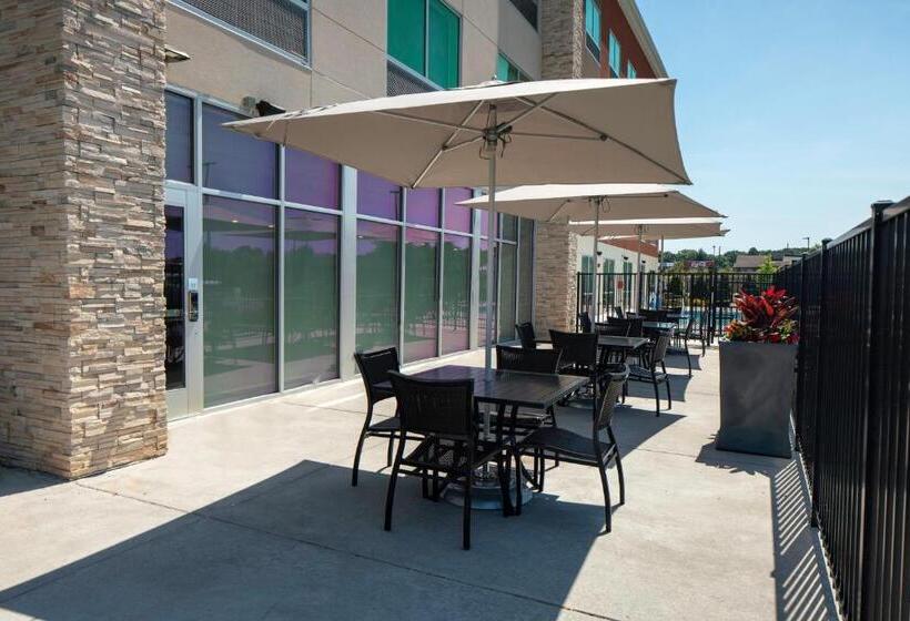 هتل Holiday Inn Express & Suites Griffin