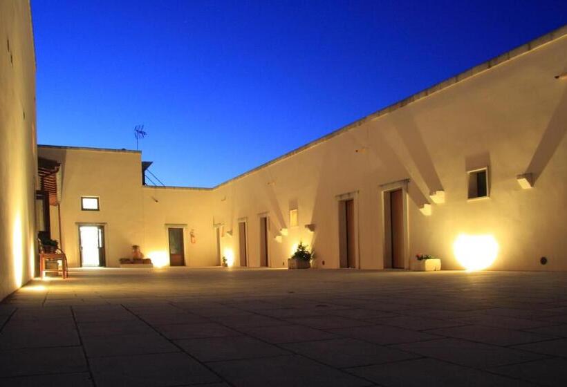 هتل Masseria Li Campi