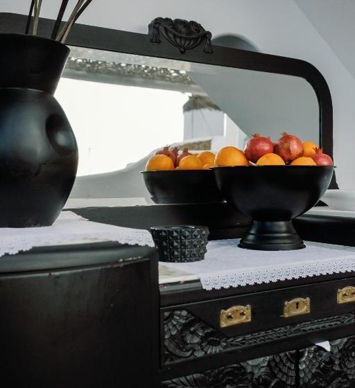 هتل She Mykonos Boutique