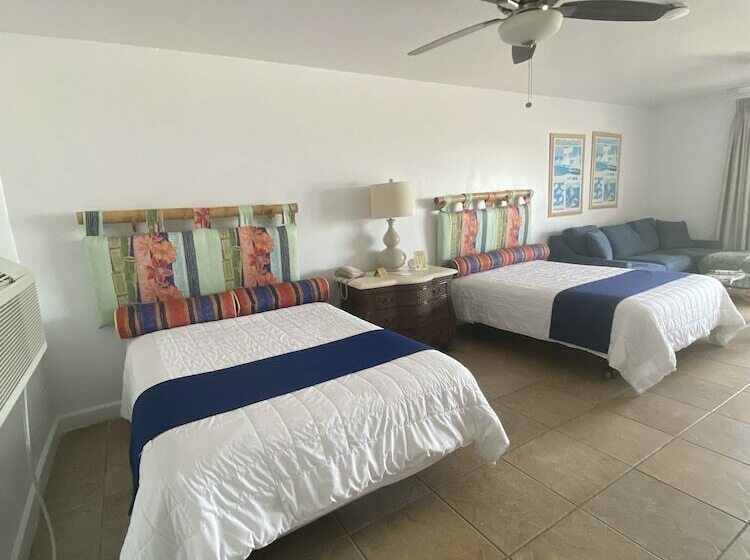בית מלון כפרי Silver Sands Beach Resort