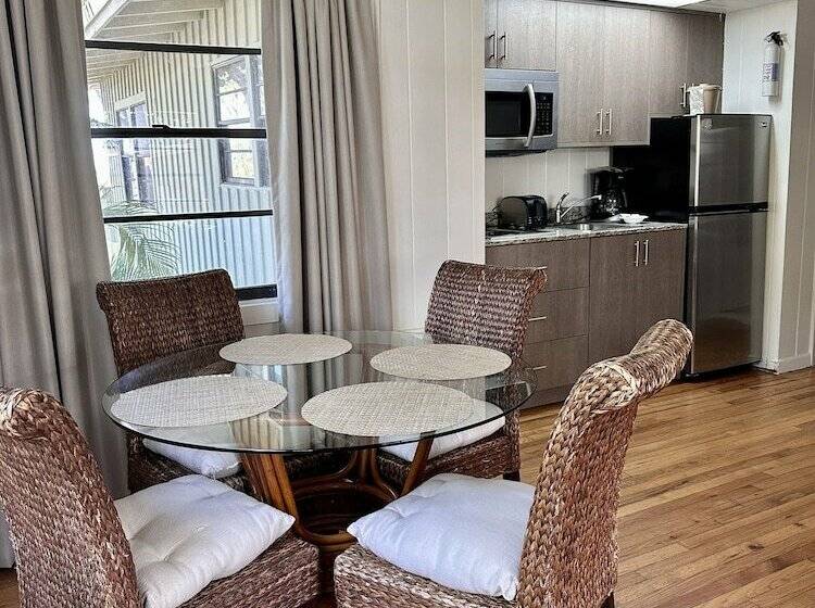 בית מלון כפרי Silver Sands Beach Resort