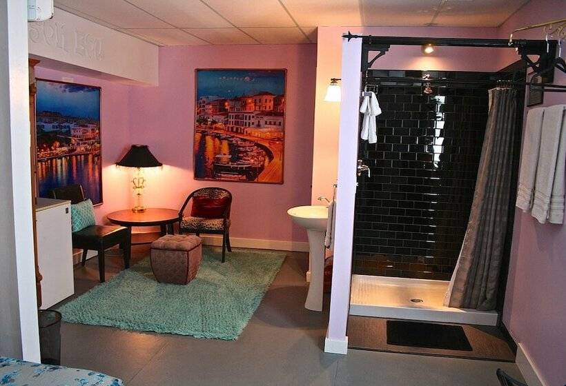 בית מלון כפרי The Loft At Menorcan Square