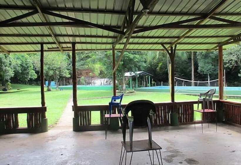 هتل Waterfall Hostel