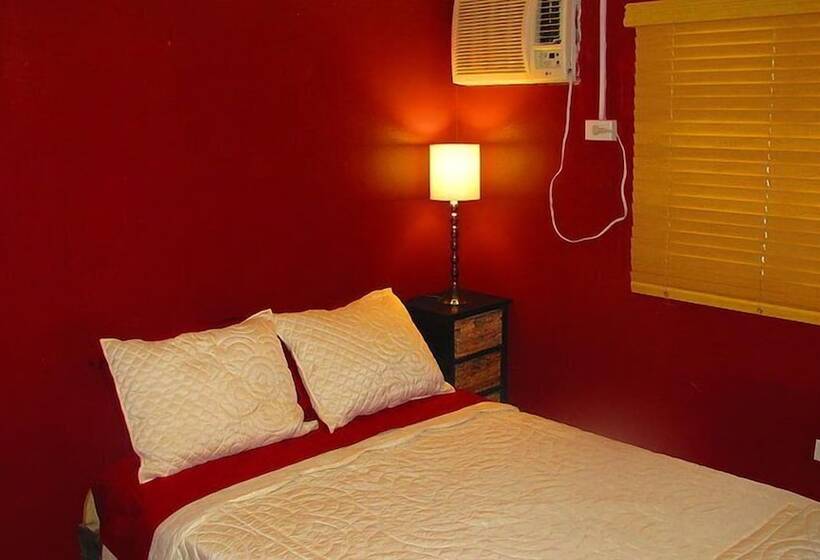 هتل Waterfall Hostel