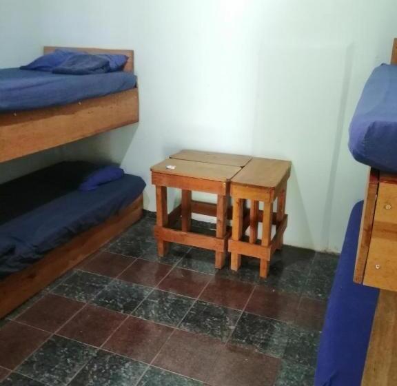هتل Waterfall Hostel