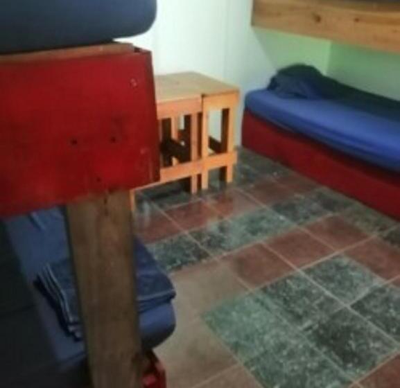 هتل Waterfall Hostel