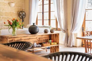 Mood Farmhouse B&b